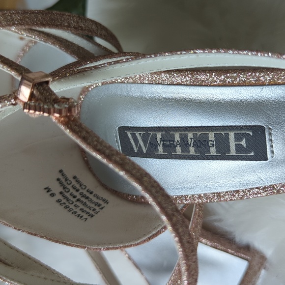 Vera Wang Heels - Picture 2 of 6